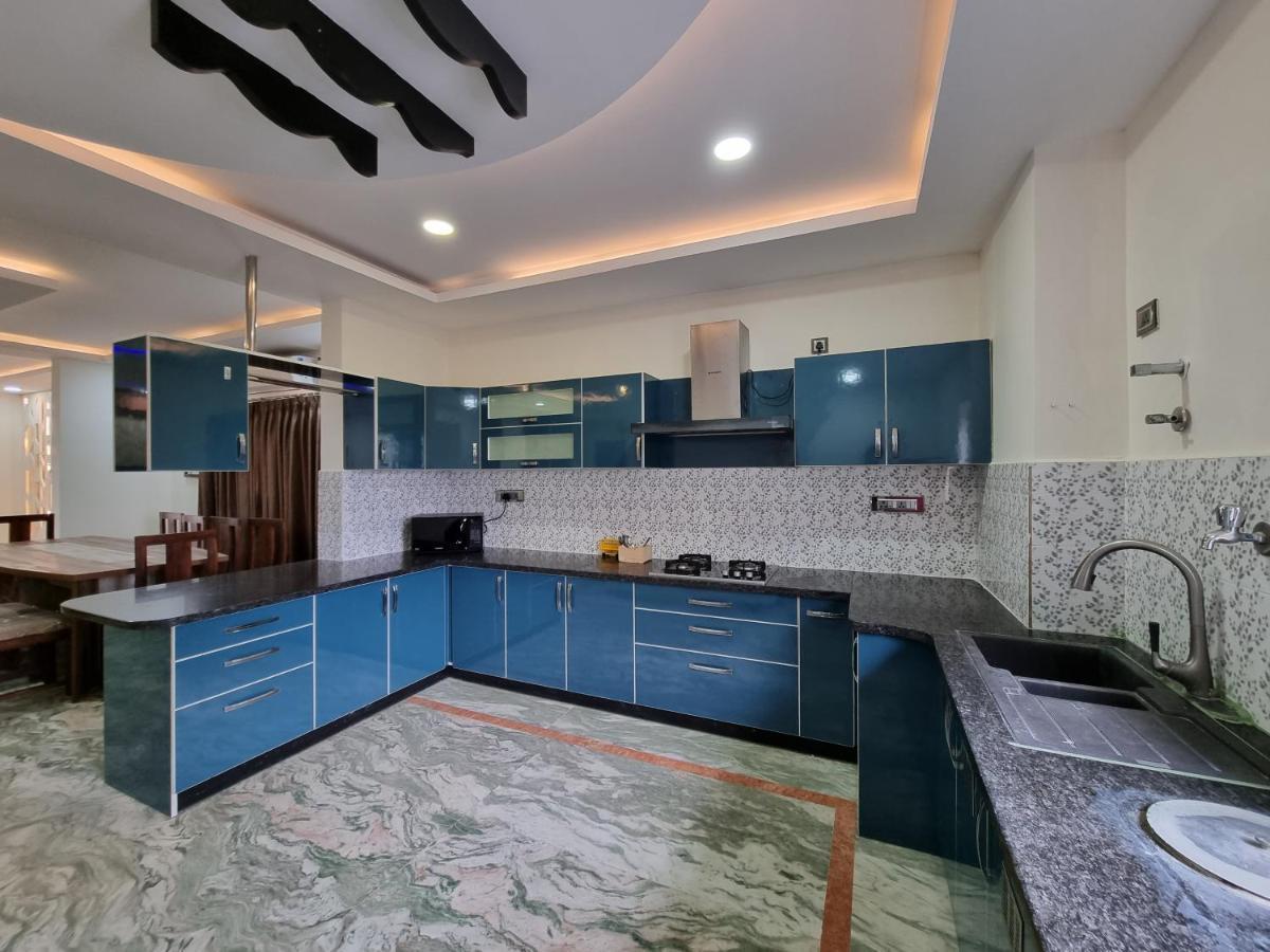 The Urban Nest Hotel Бангалор Екстериор снимка