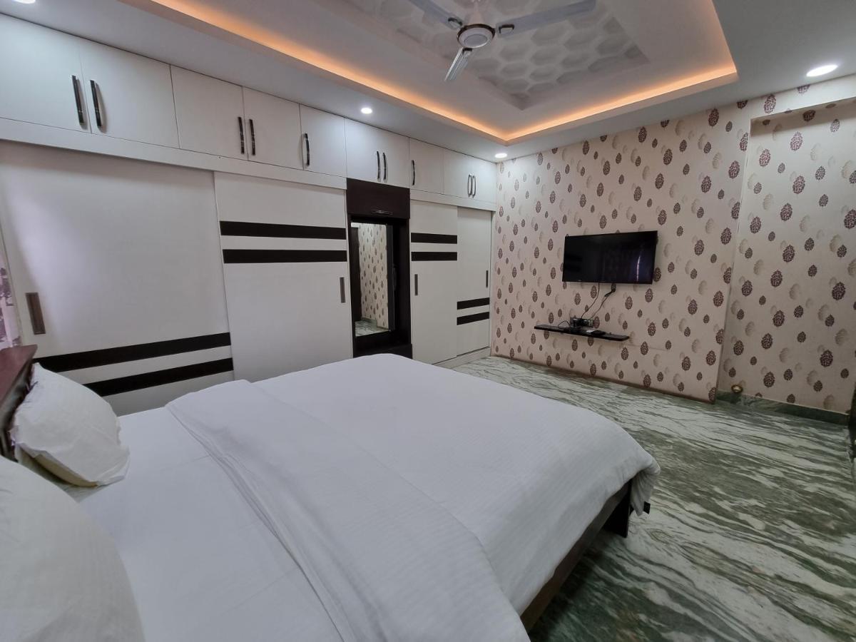 The Urban Nest Hotel Бангалор Екстериор снимка