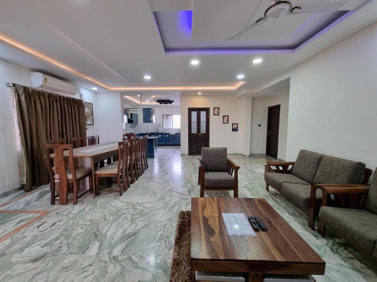 The Urban Nest Hotel Бангалор Екстериор снимка