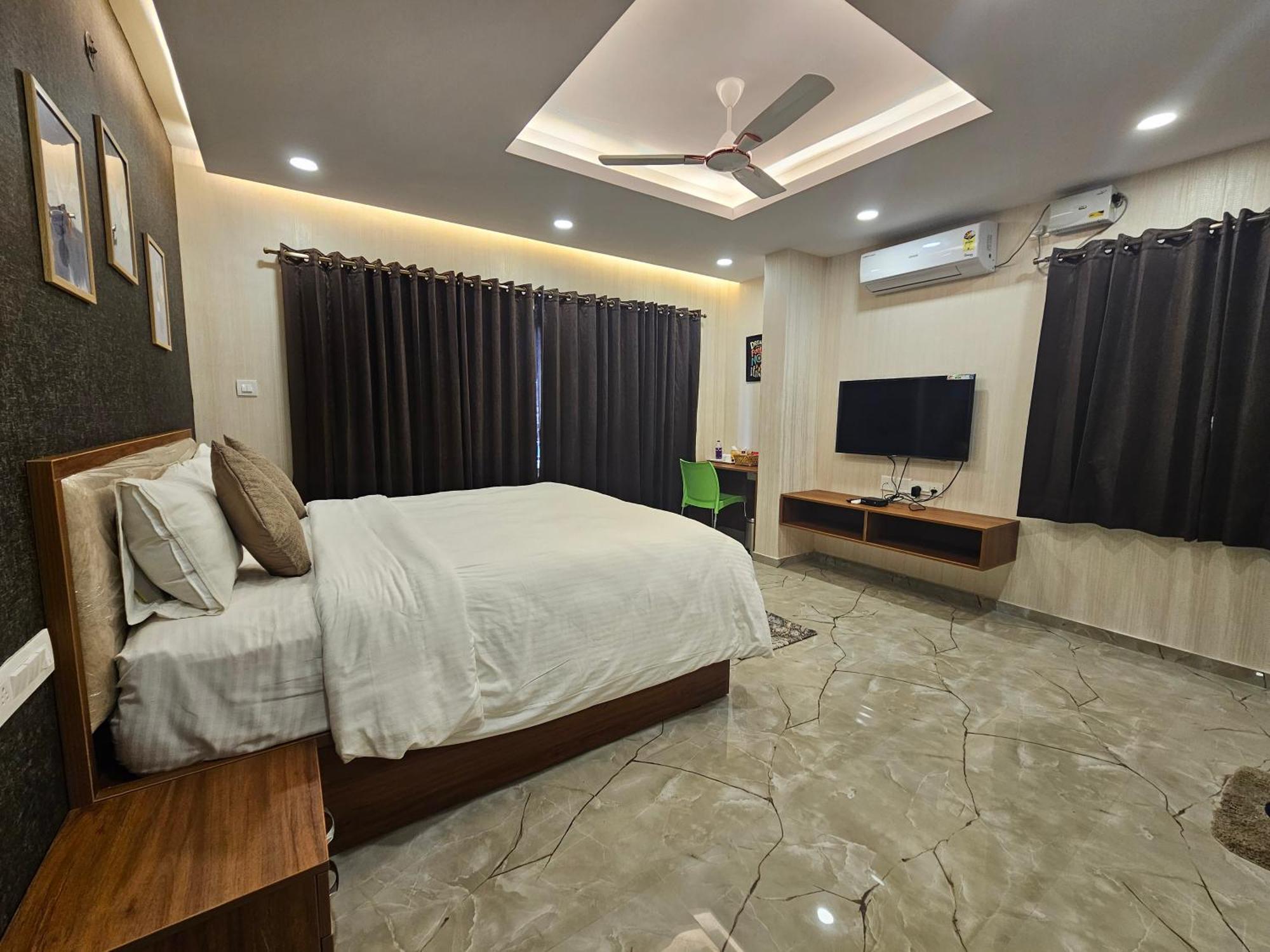 The Urban Nest Hotel Бангалор Екстериор снимка