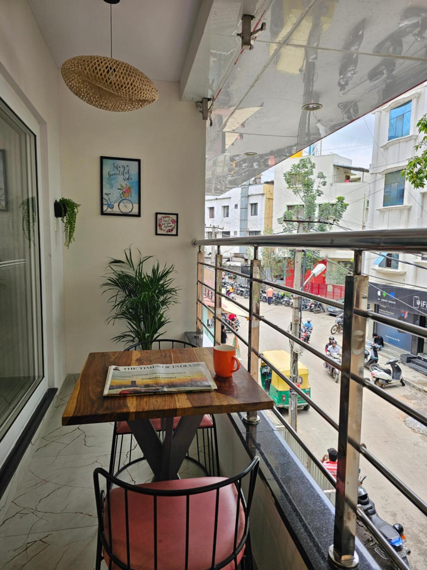 The Urban Nest Hotel Бангалор Екстериор снимка