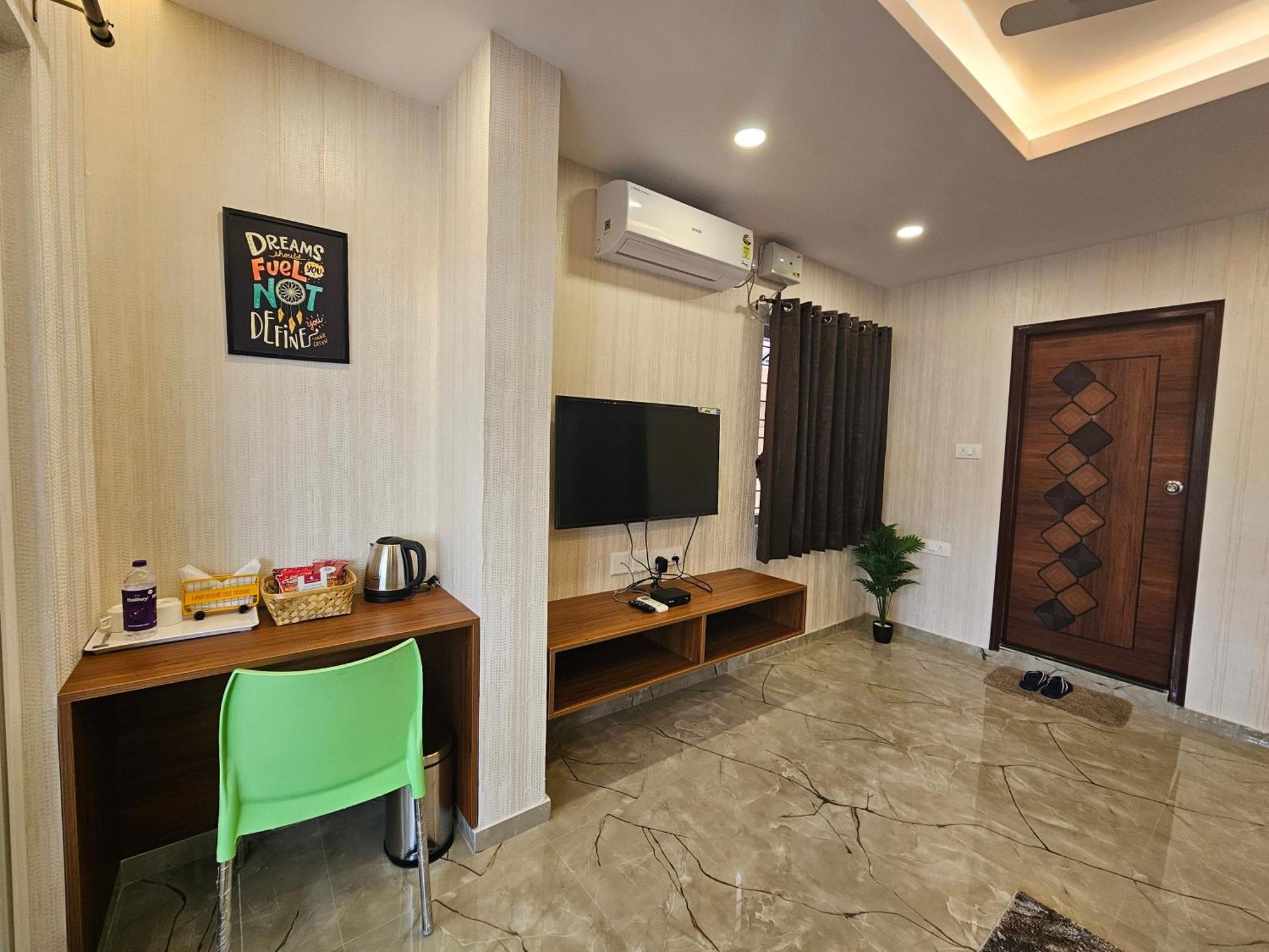 The Urban Nest Hotel Бангалор Екстериор снимка